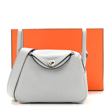 Load image into Gallery viewer, Taurillon Clemence Mini Lindy 20 Bleu Pale