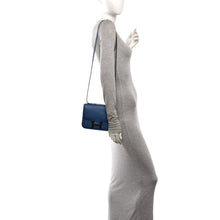 Load image into Gallery viewer, Epsom Constance Verso 18 Bleu Agate Gris Mouette