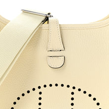 Load image into Gallery viewer, Taurillon Clemence Evelyne 23 Poche III Cream