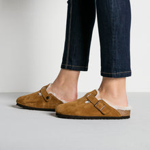 Load image into Gallery viewer, BIRKENSTOCK - BOSTON CLOGS - SHEARLING MINK