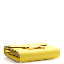 Load image into Gallery viewer, Evercolor Constance Compact Passant Wallet Lime
