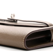 Load image into Gallery viewer, Epsom Kelly Wallet To Go Etoupe