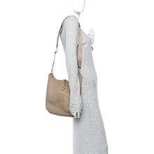 Load image into Gallery viewer, Taurillon Clemence EVELYNE III PM Gris Tourterelle