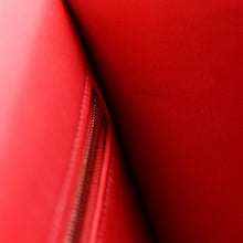 Load image into Gallery viewer, Epsom Constance 24 Rouge Casaque