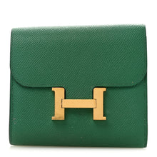 Load image into Gallery viewer, Epsom Constance Short Wallet Vert Vertigo