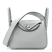 Load image into Gallery viewer, Taurillon Clemence Mini Lindy 20 Bleu Pale