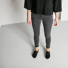 Load image into Gallery viewer, BIRKENSTOCK - BOSTON CLOGS - SHEARLING BLACK