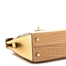 Load image into Gallery viewer, Matte Alligator Horseshoe Mini Kelly Sellier 20 Kraft Vanille