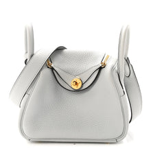 Load image into Gallery viewer, Taurillon Clemence Mini Lindy 20 Bleu Pale