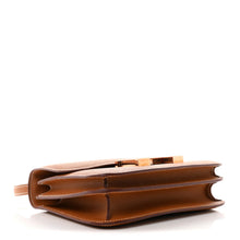 Load image into Gallery viewer, Epsom Constance 18 Gold
