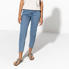 Load image into Gallery viewer, BIRKENSTOCK - GIZEH 43391 BFBC - STONE