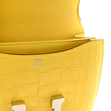 Load image into Gallery viewer, Matte Alligator Constance 18 Mimosa