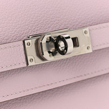 Load image into Gallery viewer, Evercolor Kelly To Go Wallet Mauve Pale