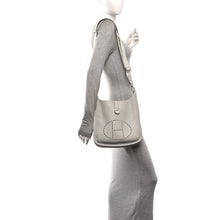 Load image into Gallery viewer, Taurillon Clemence Evelyne III PM Gris Perle