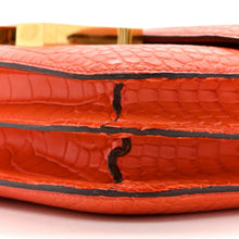 Load image into Gallery viewer, Matte Alligator Constance 18 Rouge Indien