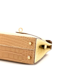 Load image into Gallery viewer, Matte Alligator Horseshoe Mini Kelly Sellier 20 Kraft Vanille