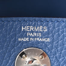 Load image into Gallery viewer, Taurillon Clemence Mini Lindy 20 Bleu Tie