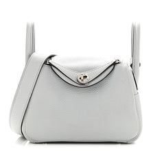 Load image into Gallery viewer, Taurillon Clemence Mini Lindy 20 Bleu Pale