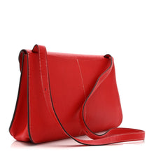 Load image into Gallery viewer, Taurillon Clemence Halzan 31 GM Rouge Casaque Vermillion