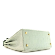 Load image into Gallery viewer, Matte Alligator Kelly Retourne 28 Vert D'eau