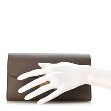 Load image into Gallery viewer, Epsom Constance Long Wallet Etain