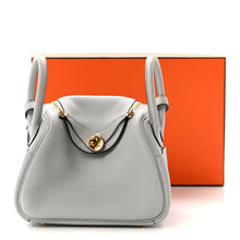 Load image into Gallery viewer, Taurillon Clemence Mini Lindy 20 Bleu Pale