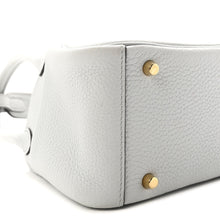 Load image into Gallery viewer, Taurillon Clemence Mini Lindy 20 Bleu Pale
