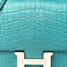 Load image into Gallery viewer, Matte Alligator Constance 18 Bleu Paon