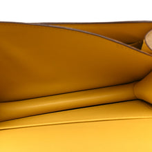 Load image into Gallery viewer, Chevre Mysore Constance 18 Jaune De Naples