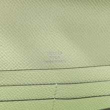 Load image into Gallery viewer, Epsom Maillon Wallet To Go Vert Fizz