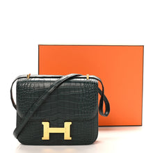 Load image into Gallery viewer, Matte Alligator Constance 18 Vert Cypress