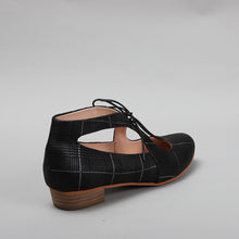 Load image into Gallery viewer, LE SANSA - Boss - Black Check Print