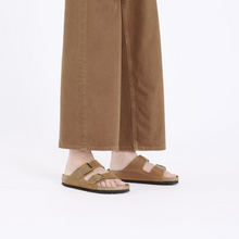 Load image into Gallery viewer, BIRKENSTOCK - ARIZONA 1028272 - COGNAC OILED LEATHER