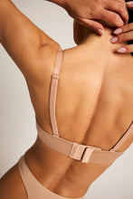 Load image into Gallery viewer, Glacé Strapless Bra in Buff