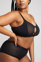Load image into Gallery viewer, Sieve Cutout Bra in Black