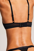 Load image into Gallery viewer, Sieve Stealth Non-Wire Bra in Black