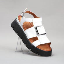 Load image into Gallery viewer, LE SANSA - HINDI - White/Black Sole