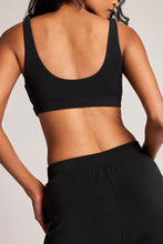 Load image into Gallery viewer, Airis Scoop Bra in Black