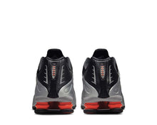 Load image into Gallery viewer, Nike Shox R4 "Metallic Silver"