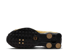 Load image into Gallery viewer, Nike Shox R4 "Metallic Gold"