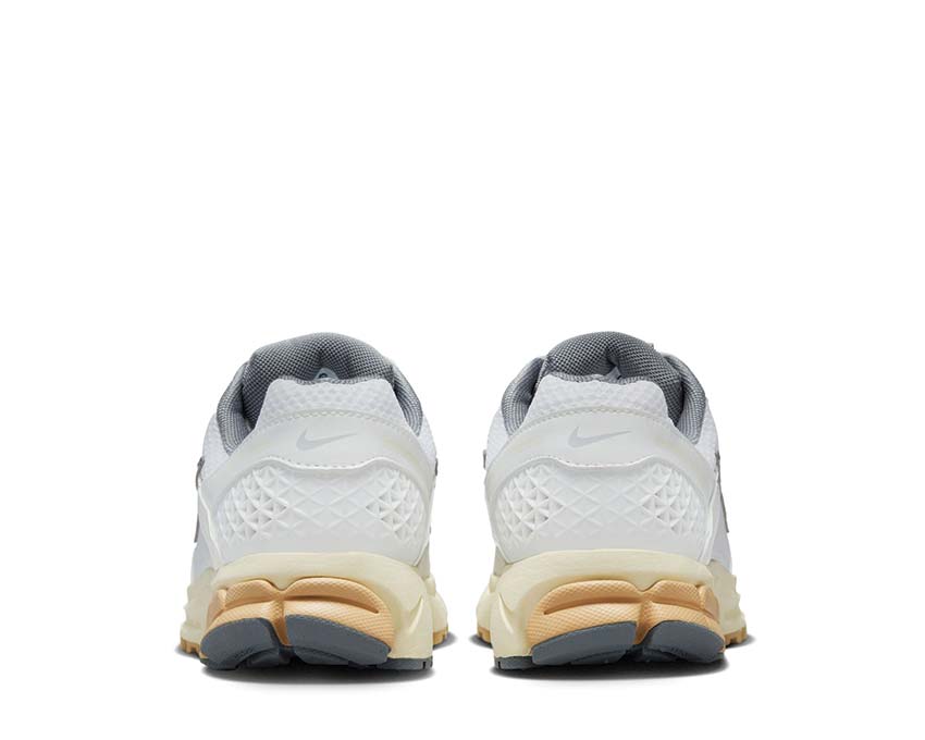 Nike Zoom Vomero 5 W "Summit White"