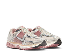 Load image into Gallery viewer, Nike Zoom Vomero 5 W "Particle Pink"