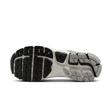 Load image into Gallery viewer, Nike Zoom Vomero 5 W "Photon Dust"