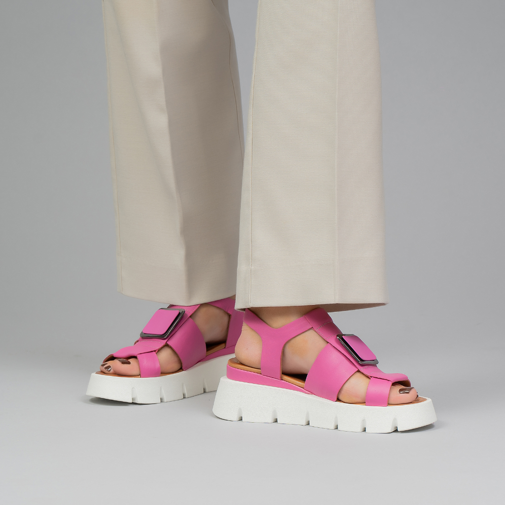 LE SANSA - HINDI - Hot Pink
