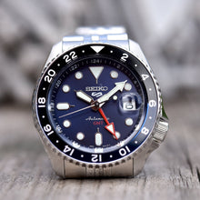 Load image into Gallery viewer, Seiko 5 Sports GMT SKX Automatic Blueberry Dial Silver Steel Strap Watch For Men - SSK003K1