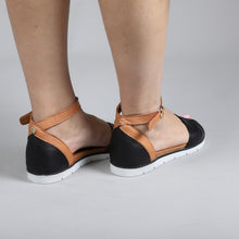 Load image into Gallery viewer, LE SANSA - Taser - Black/Tan