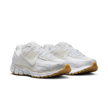 Load image into Gallery viewer, Nike Zoom Vomero 5 W "White Gum"