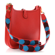 Load image into Gallery viewer, Taurillon Maurice Flipperball Sangle Evelyne TPM Rouge De Coeur Bleu Frida