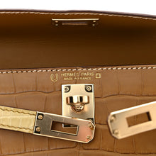 Load image into Gallery viewer, Matte Alligator Horseshoe Mini Kelly Sellier 20 Kraft Vanille
