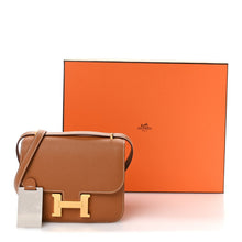 Load image into Gallery viewer, Epsom Constance 18 Gold